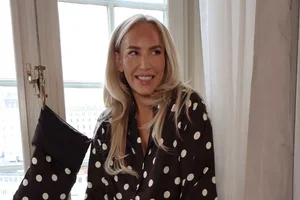 HOLIDAY LOOKS WITH PETRA