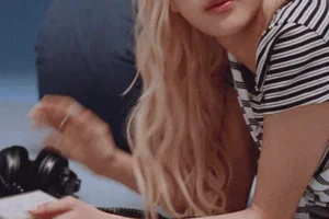 See how ROSÉ and SHAI did prep their way.